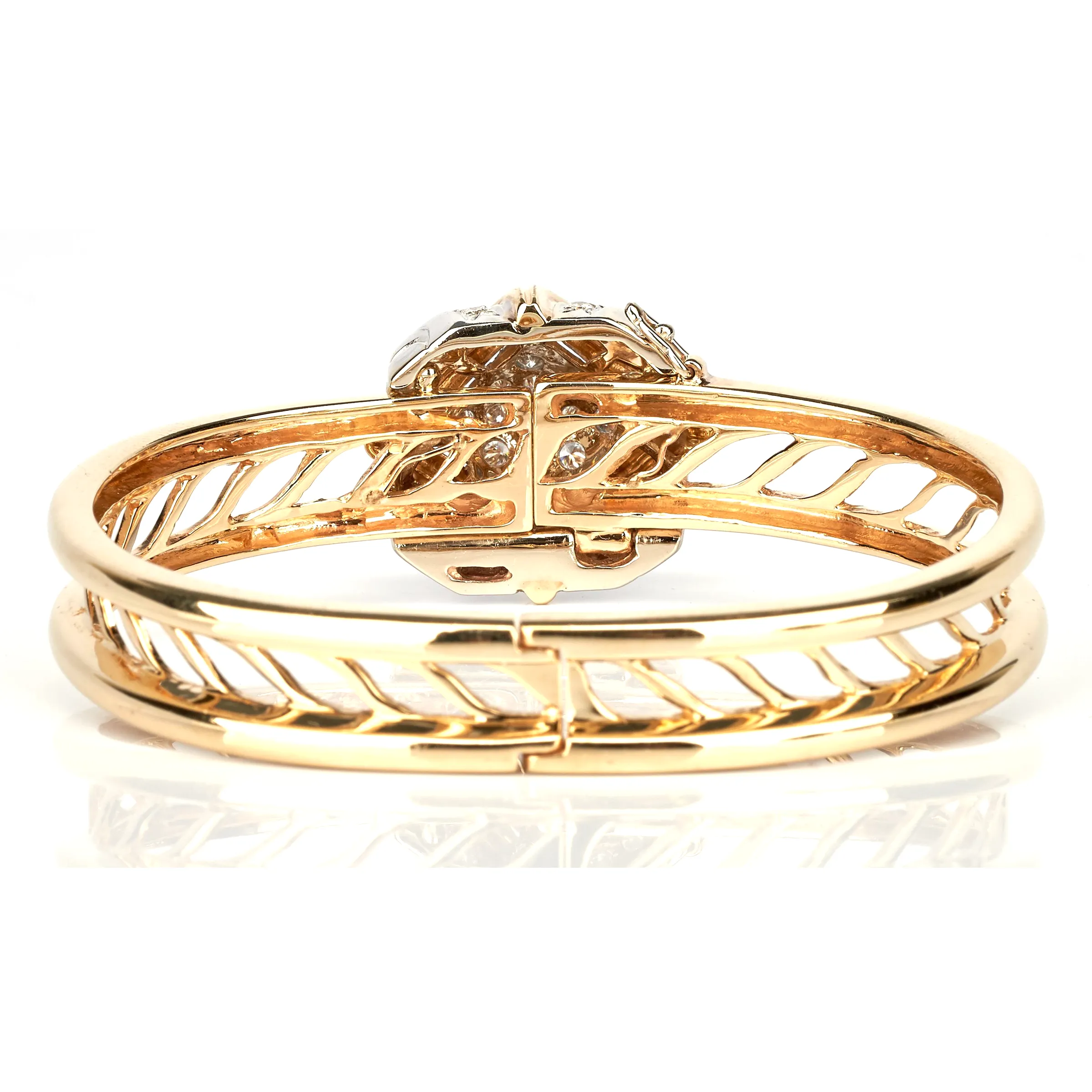 14kt Yellow Gold Diamond Clasp Bangle Bracelet