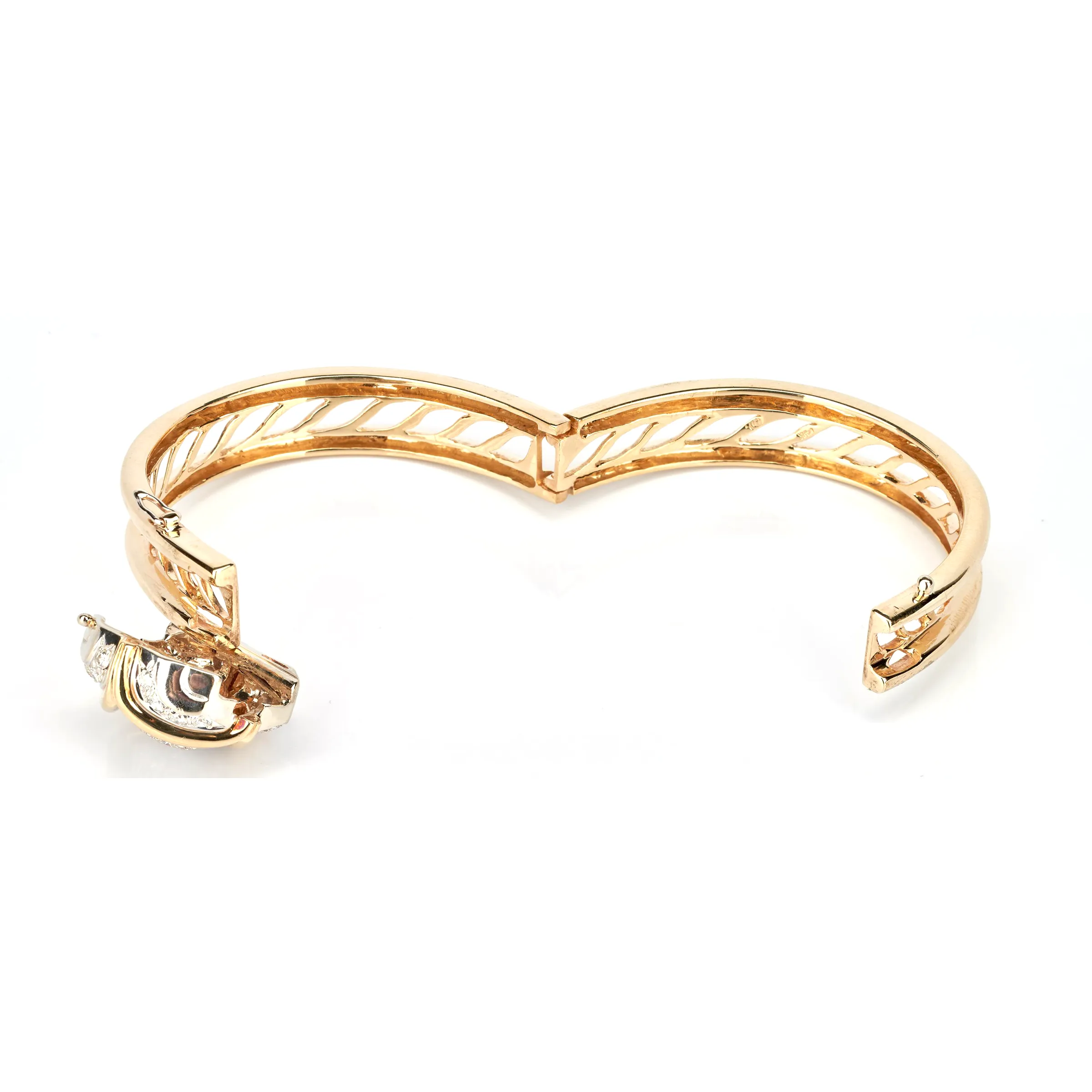 14kt Yellow Gold Diamond Clasp Bangle Bracelet