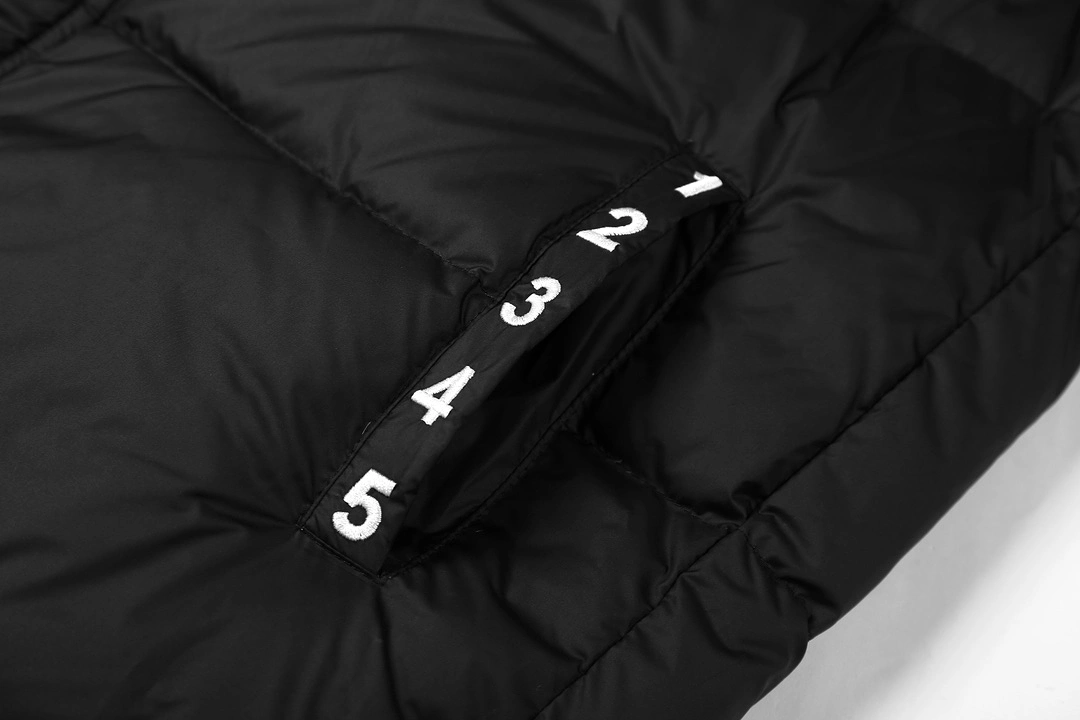 Maison Margiela 24SS back digital capsule down jacket series Black 12.19