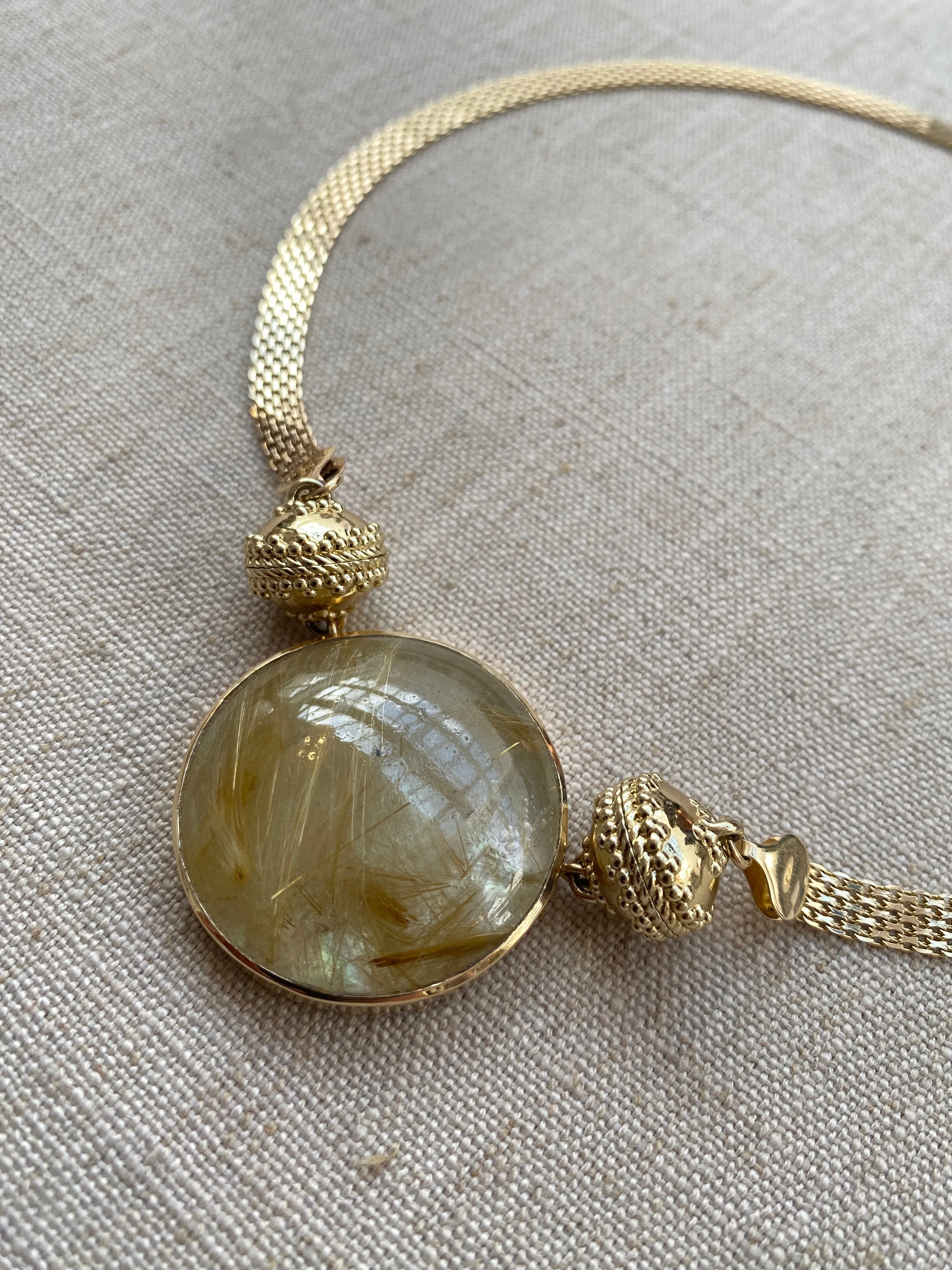 Rutilated Quartz Round Cabochon Centerpiece