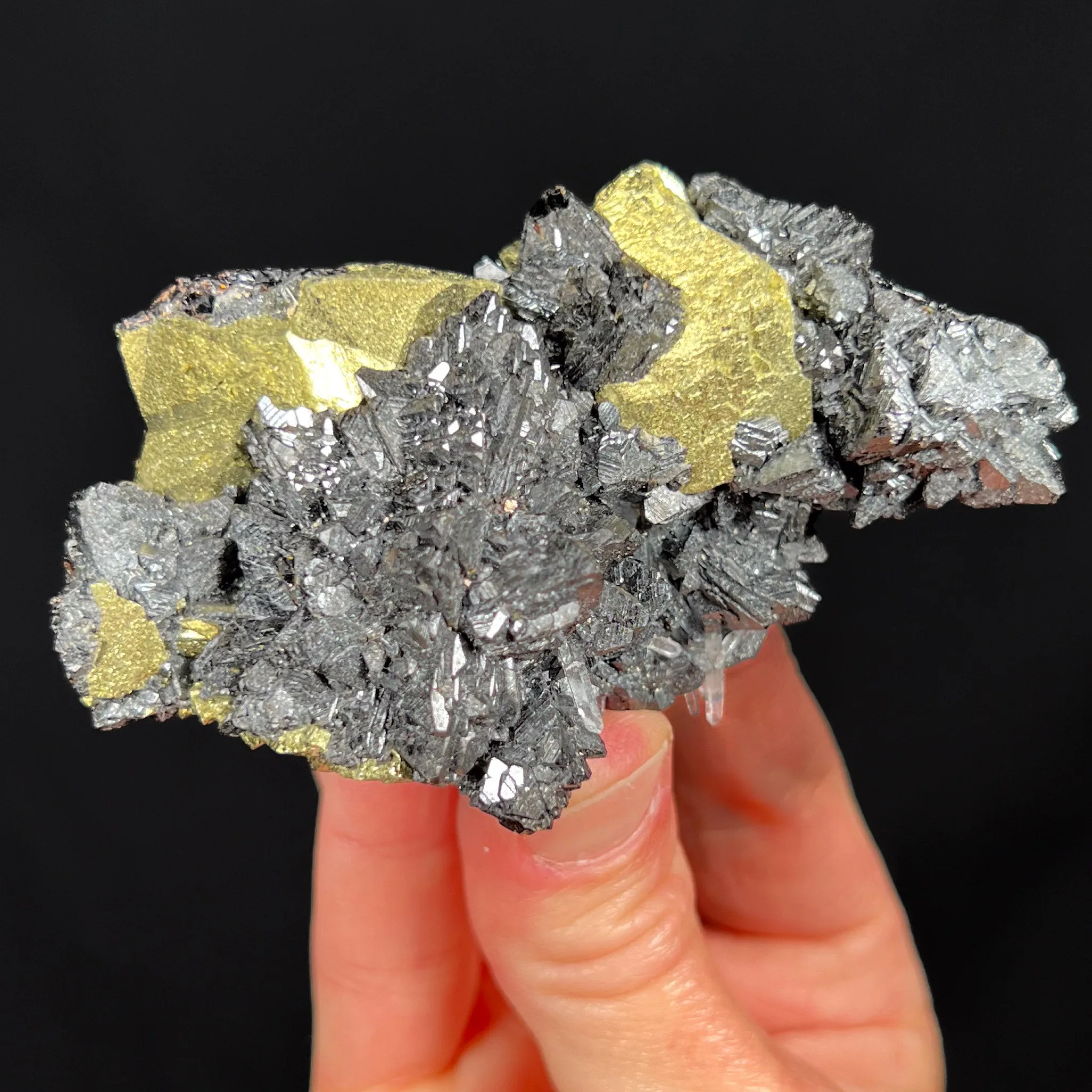 Sphalerite on Chalcopyrite with Quartz