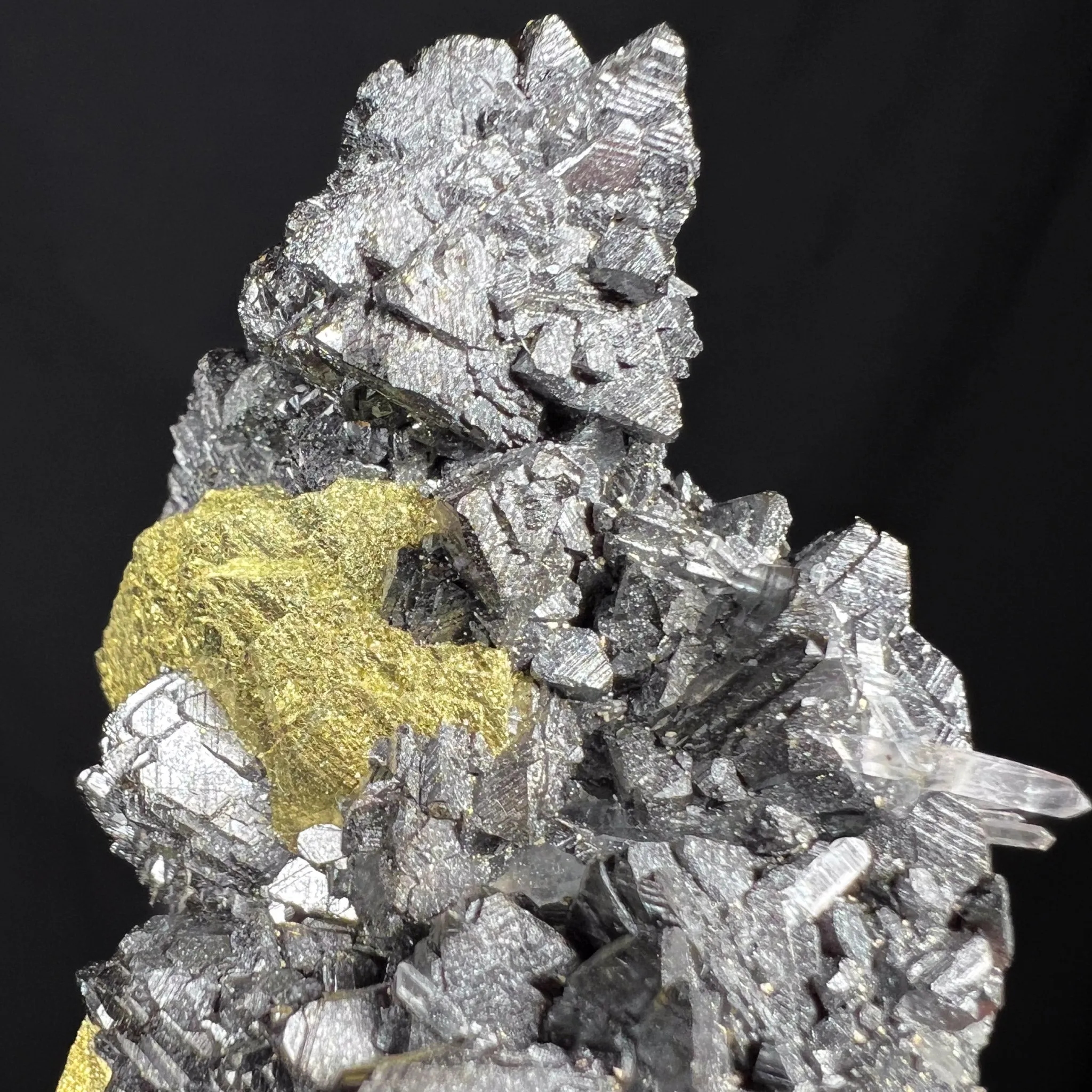 Sphalerite on Chalcopyrite with Quartz