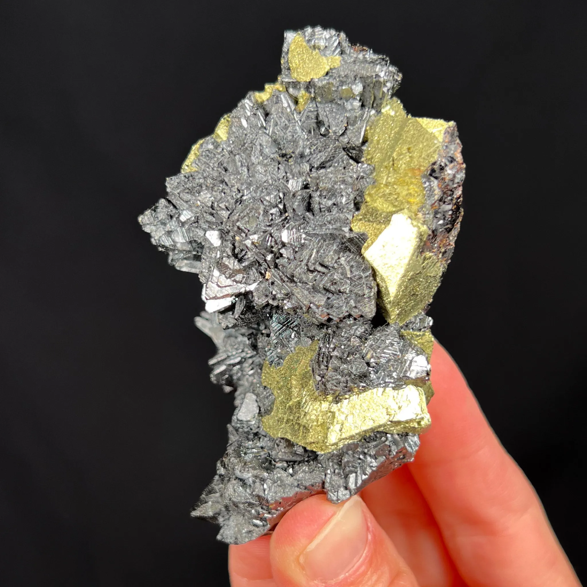 Sphalerite on Chalcopyrite with Quartz