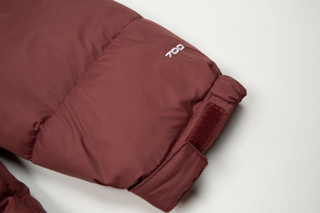 The North Face 1996 Classic Hidden Hood Down Jacket burgundy 11.15