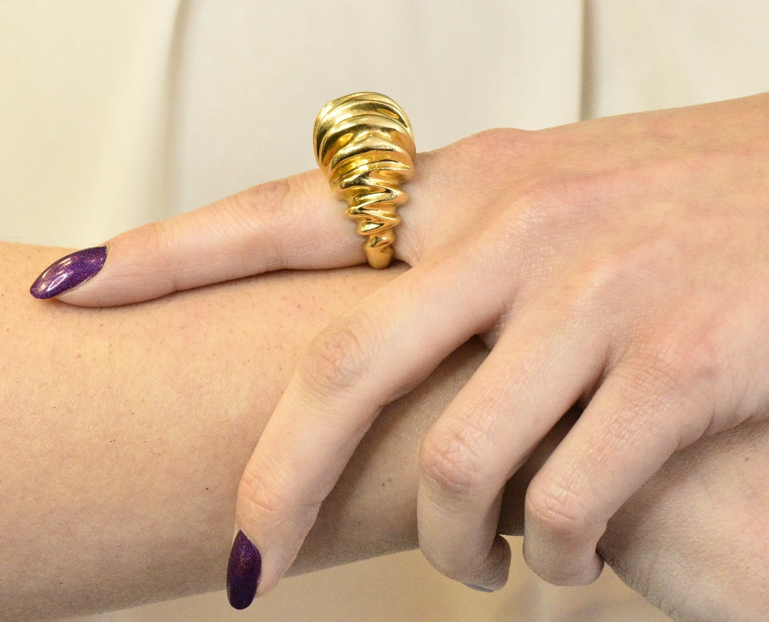 Tiffany & Co. Vintage 1970's 18 Karat Gold Bombè Fashion Ring